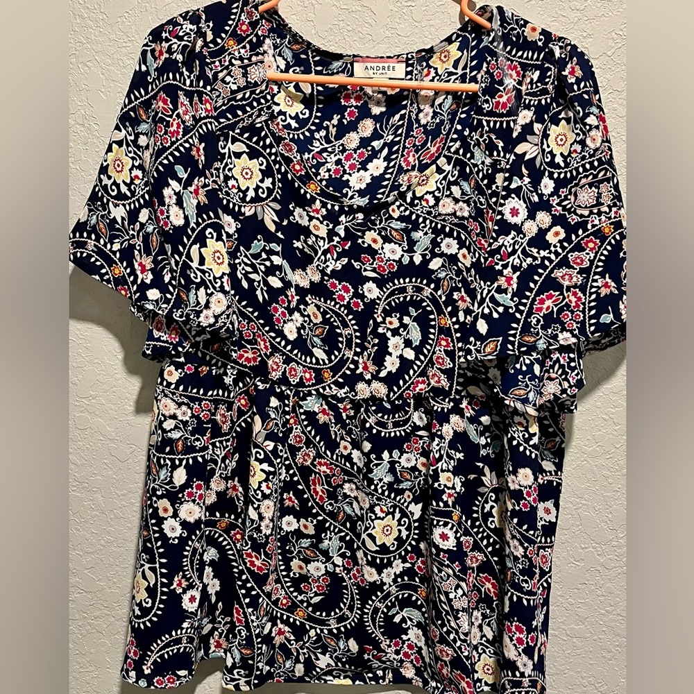 Cute Andrew boutique top